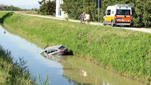 incidente-giovecca-auto-canale-13-agosto-2018-2