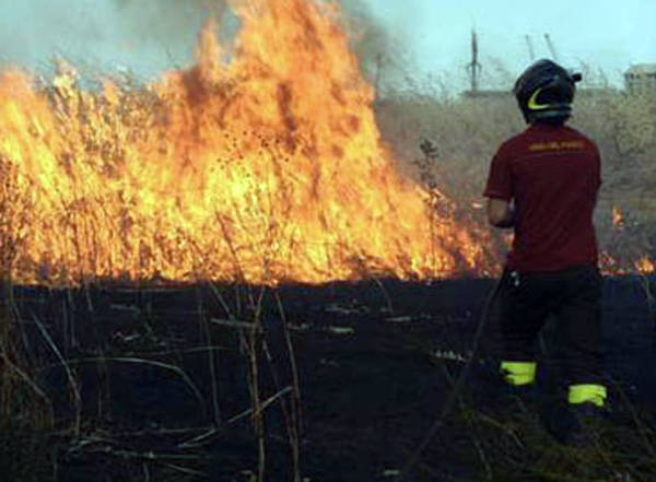 incendio-sterpaglie-generale