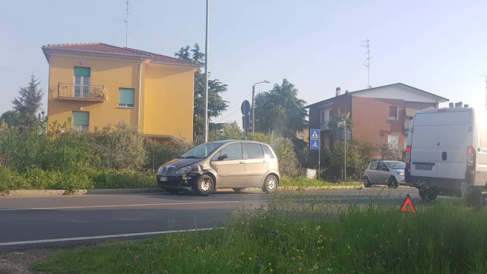 incidente via graziadei imola