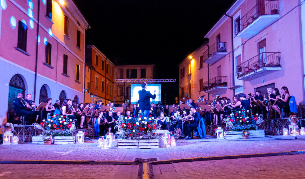 La banda di Castel del Rio suona in piazza