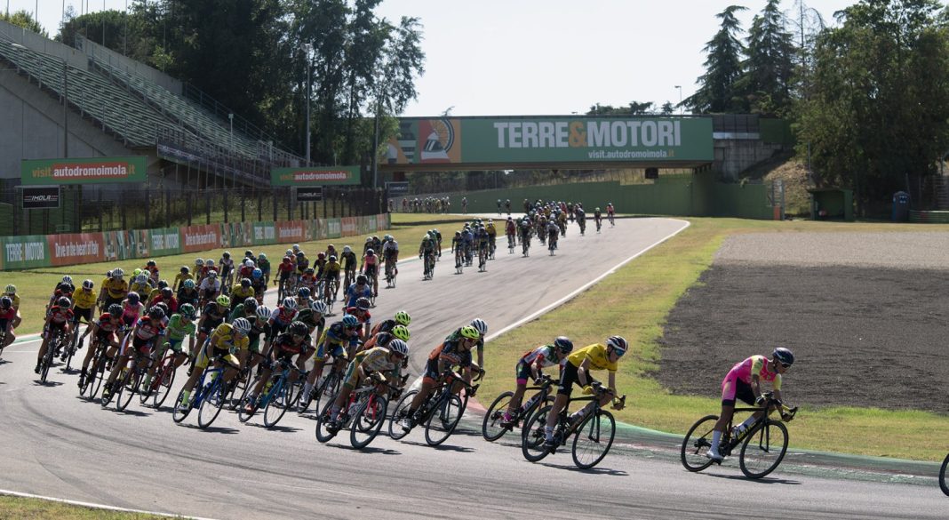 Una delle passate edizioni del Gp Fabbi. Foto Isolapress