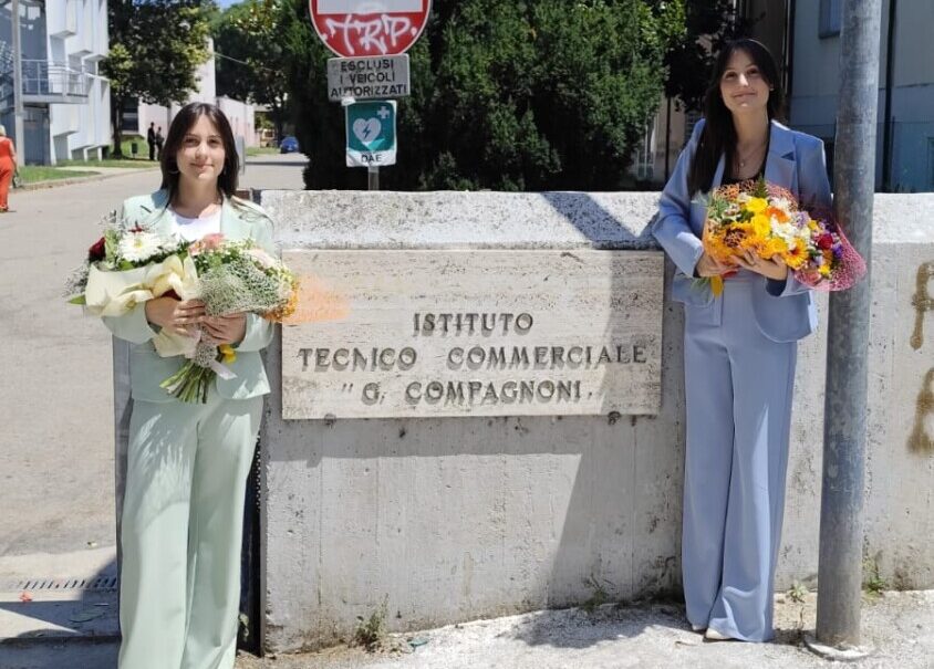 Le gemelle Nicole (a sinistra) e Greta Tassinari